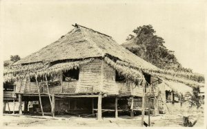 PC CPA PHILIPPINES, VILLAGE HUT, Vintage REAL PHOTO Postcard (b24647)