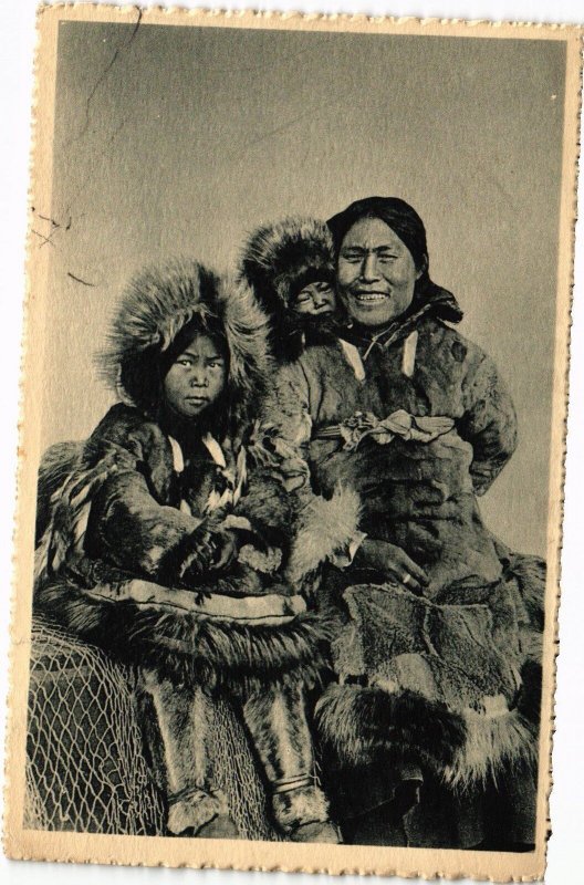 PC CHRISTIAN AND 2 CHILDREN FROM THE ARCTIC OCEAN AK US (a28890)