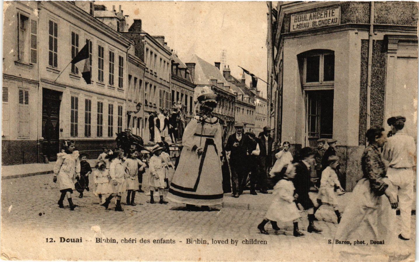 CPA IS-SUR-TILLE, ECOLE des Filles 1956 EUR 3,00 - FR