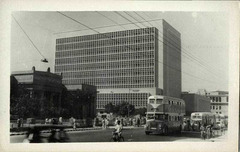 pakistan, KARACHI, State Bank of Pakistan, Bus (1960s) RPPC Postcard