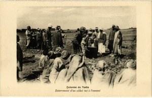 CPA AK Enterrement d'un Soldat tue a l'Ennemi - Colonne de Tadla MAROC (964290)