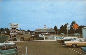 Penns Grove New Jersey NJ Motel Swimming Pool Station Wagon Car Vintage Postcard
