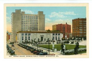 DE - Wilmington. Rodney Square showing Public Library