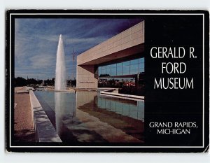 Postcard Gerald R. Ford Museum, Grand Rapids, Michigan