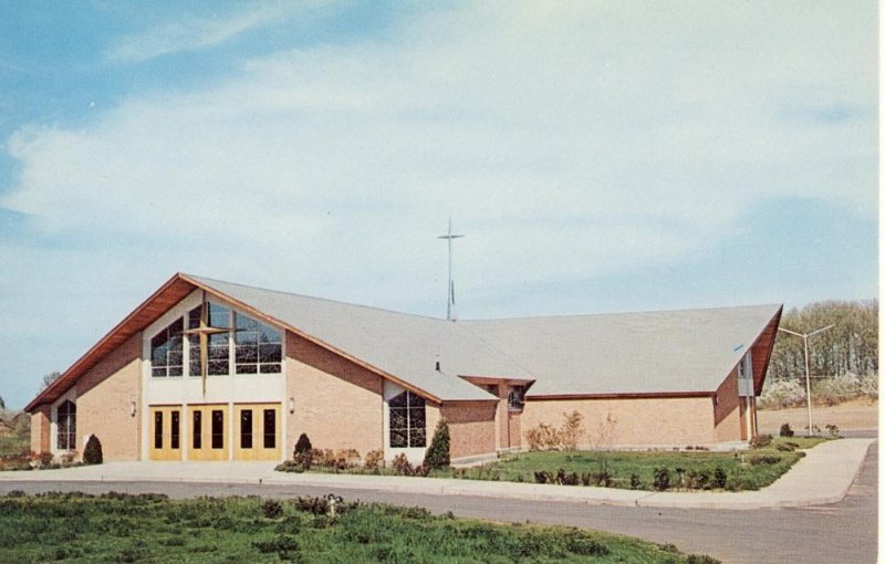 Windsor Locks, Connecticut/CT Postcard, St Roberts Mission Church