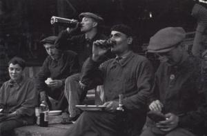 Poverty Eating Alcohol On The 1930s Paris Streets Mussolini AWARD Photo Postcard