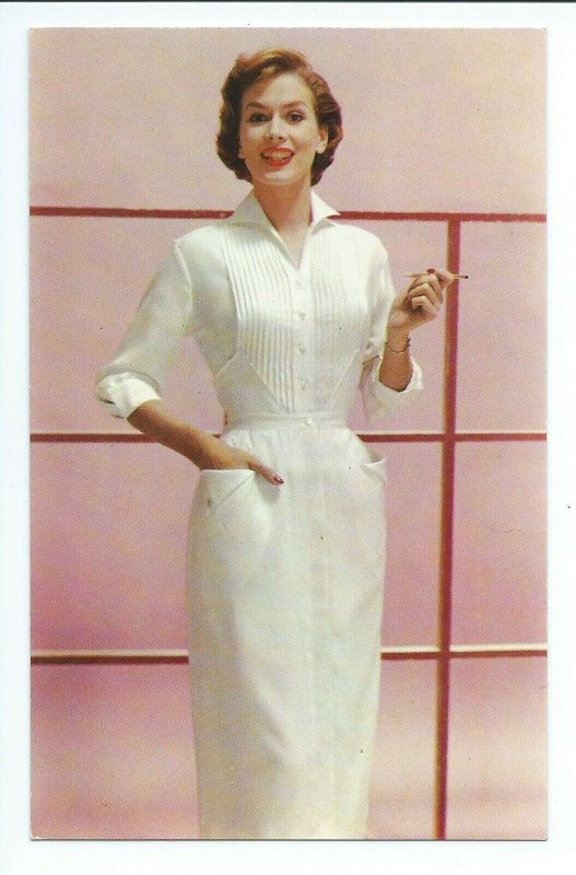 Postcard Ladies Fashion Advertising Bob Evans Egyptian Cotton VPC01.