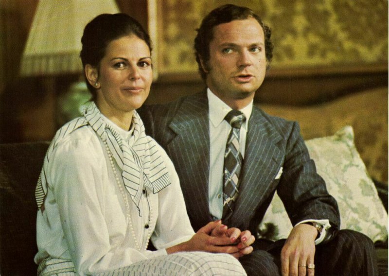 sweden, King Carl XVI Gustaf and Queen Silvia (1976) Postcard (2)