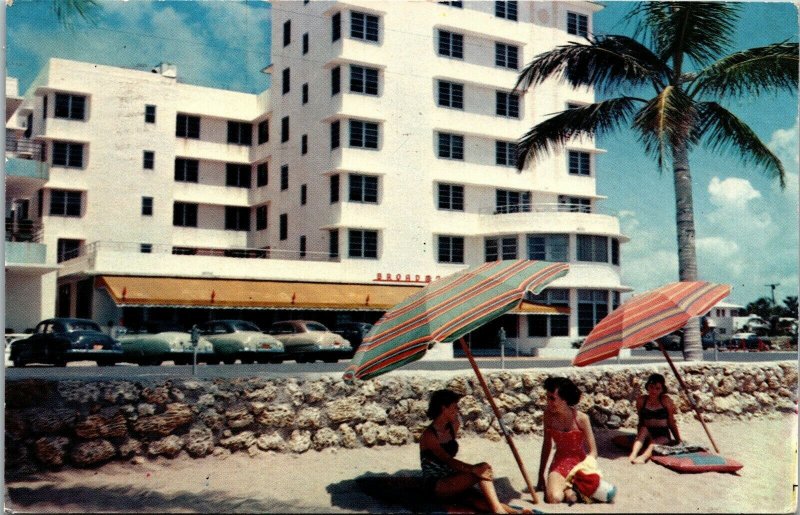 Vtg Miami Beach Florida FL Broadmoor Hotel Women in Bathing Suits 1950s Postcard