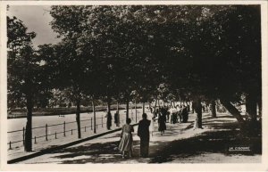 CPA vichy promenade des quais to combine (1156612) 