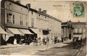 CPA Saint-Mihiel - Le Marché - Rue Fruitiére (240775)
