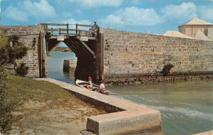 Bermuda 1955 Somerset Bridge vintage postcard