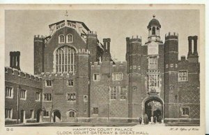 Middlesex Postcard - Clock Court Gateway & Great Hall, Hampton Court Ref TZ10504
