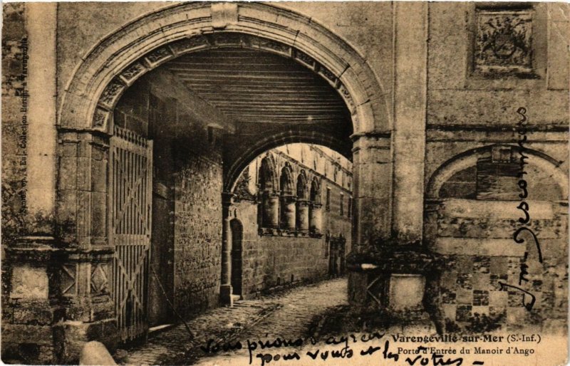 CPA VARENGEVILLE-sur-MER Porte d'Entrée du Manoir d'Ango (348188)