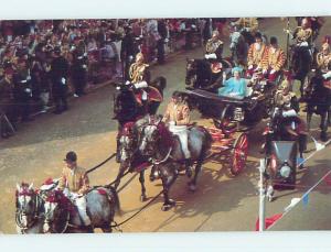 Unused 1981 ROYALTY - QUEEN ELIZABETH IN CARRIAGE London UK p8960-24