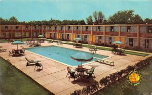 CHATTANOOGA, Tennessee TN   QUALITY MOTEL SOUTH  Pool View  ROADSIDE  Postcard