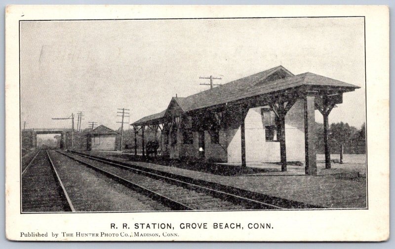 K18/ Grove Beach Connecticut Postcard c1910 Railroad Depot Station 324