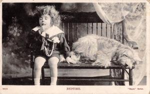 BR102240 bedtime rapco 602 b child with dig enfant