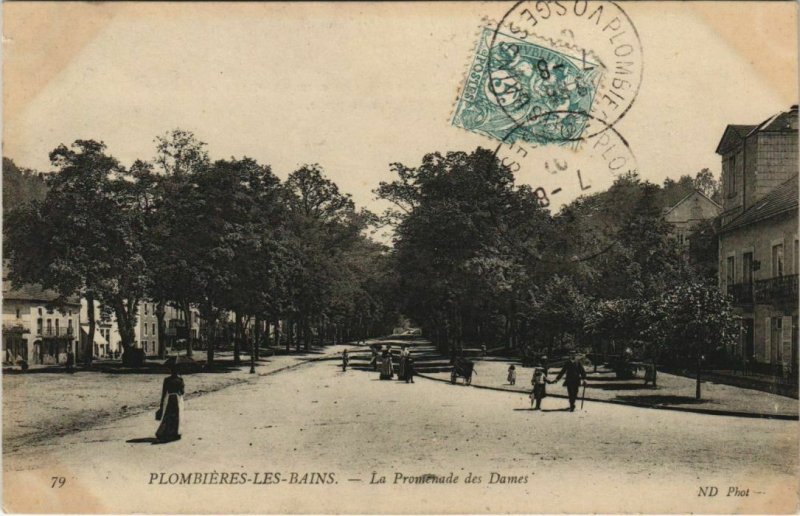 CPA PLOMBIERES-les-BAINS - La promenade (119677)