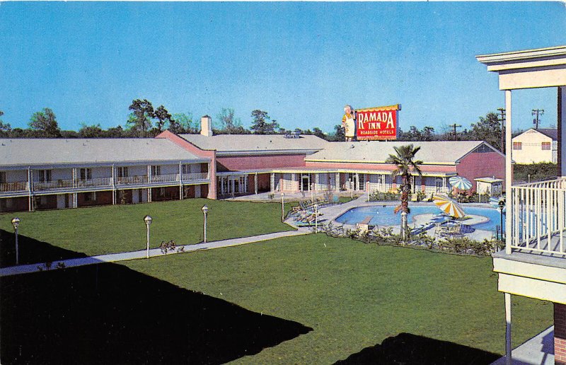 Houston Texas 1960s Postcard Ramada Inn Motel Swimming Pool