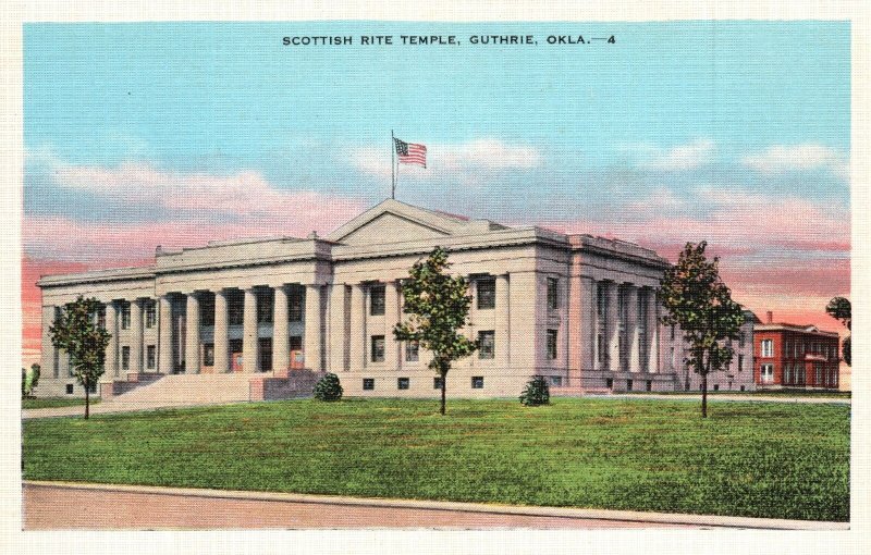 Vintage Postcard 1920's Scottish Rite Temple Building Guthrie Oklahoma US Flag 