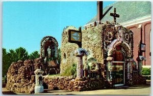 Postcard - The Grotto, Dickeyville, Wisconsin, USA