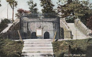 MUNCIE, Indiana, 1900-1910s; Bear Pit