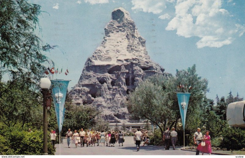 DISNEYLAND , California , 1962 ; Matterhorn - Tomorrowland