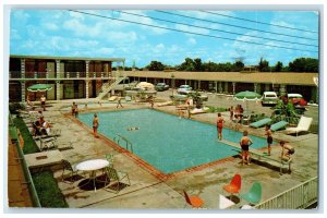 1961 Holiday Inn Highway Swimming Pool Exterior View Montgomery Alabama Postcard