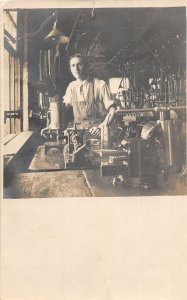 DC1/ Interesting RPPC Postcard c1910 Occupational Factory Tool & Die 123