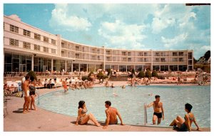 New York  Loch Sheldrake Charles and Lillian Brown's Hotel , Outdoor Pool