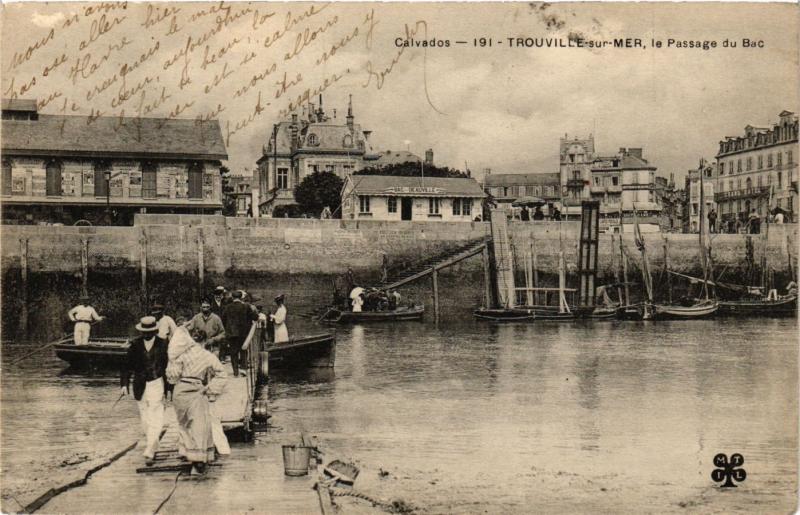 CPA TROUVILLE-sur-MER - Le Passage du Bac (276528)