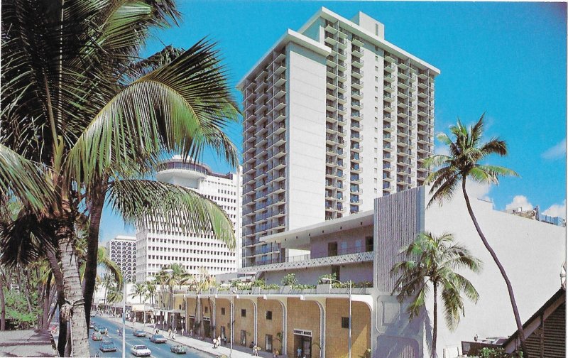 In the Heart of Waikiki Oahu Hawaii Waikiki Beachcomber Hotel on Waikiki Beach