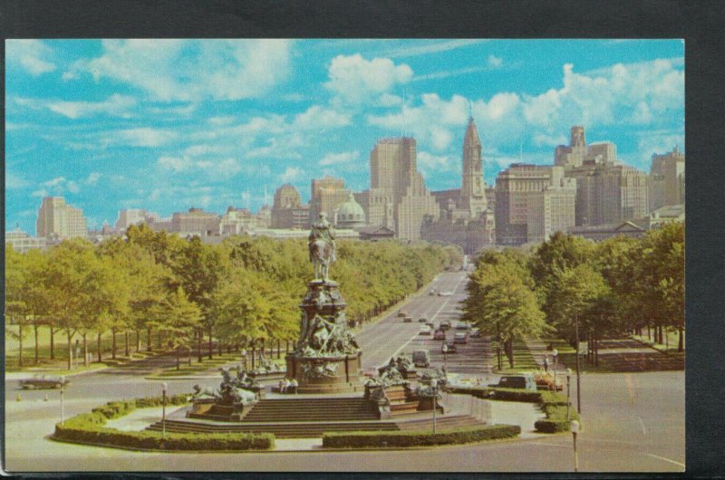 America Postcard - Philadelphia, The Quaker City, Pennsylvania    RS20185