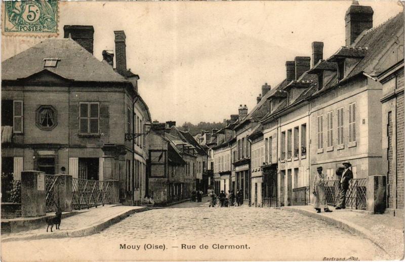 CPA MOUY Rue de CLERMONT (377293)