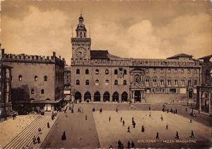 BT2513 Piazza Maggiore Bologna        Italy