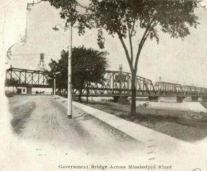 1898 Government Bridge Mississippi River Davenport, Iowa Postcard P70 