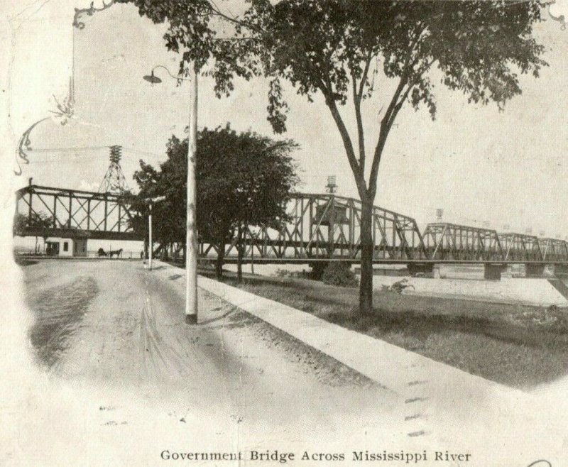 1898 Government Bridge Mississippi River Davenport, Iowa Postcard P70 