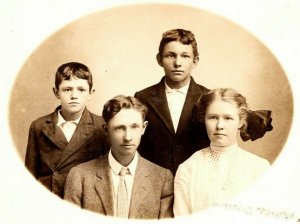 Vintage 1910's RPPC Postcard Studio Portrait of Well Dressed Four Children