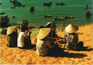 CPM Attendant l'Arrivee des Poissons VIETNAM (1068964)