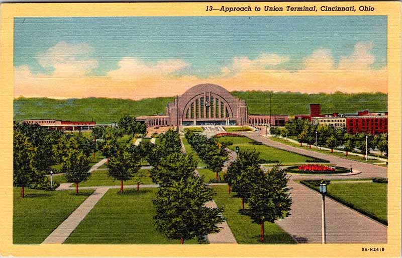 Postcard TRAIN STATION SCENE Cincinnati Ohio OH AL7646