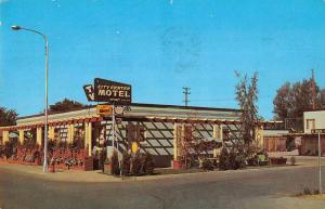 Sheridan Wyoming City Center Motel Duncan Hines Vintage Postcard J73939