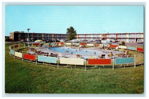 c1960's View Of Holiday Inn Swimming Pool Springfield Missouri MO Postcard