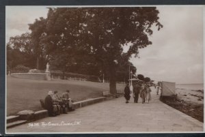 Isle of Wight Postcard - The Green, Cowes   RS12499