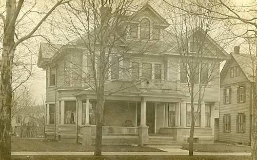 Beautiful  House   *RPPC