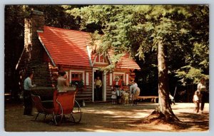 Santa's Home, Santa's Village, Bracebridge, Muskoka, Ontario, Vintage Postcard