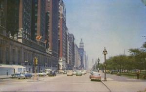 Chicago IL Illinois Looking North Of Michigan Blvd Skyline Old Cars Postcard E1