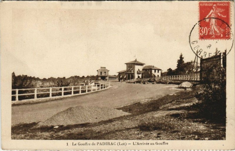 CPA Le Gouffre de PADIRAC - L'Arrivee au Gouffre (123076)