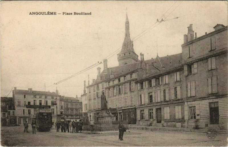 CPA Angouleme- Place Bouillaud FRANCE (1073890)