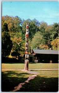 M-58477 Totem Pole Indian Steps Museum Airville Pennsylvania